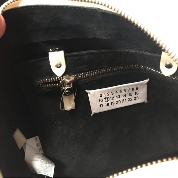 Luxurious Maison Martin Margiela Paris beige leather purse silver accents - Picture 7 of 10